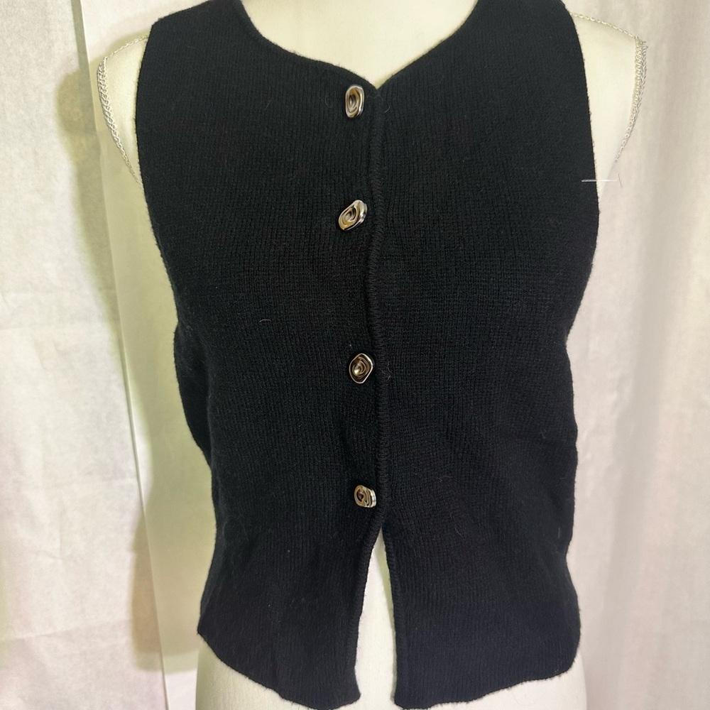 Derek Heart Black Sleeveless Button Top - Picture 2 of 5
